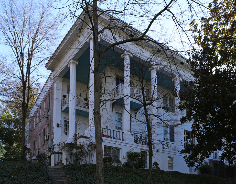 Peachtree Circle Apartments in Atlanta, GA - Building Photo