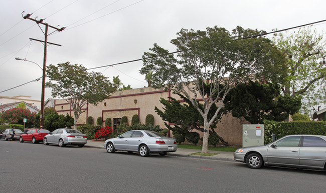 122 N Lincoln Ave in Monterey Park, CA - Building Photo - Building Photo