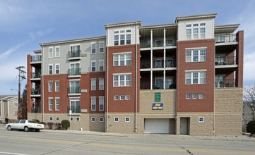 Clybourn Place Apartments in Milwaukee, WI - Building Photo - Building Photo
