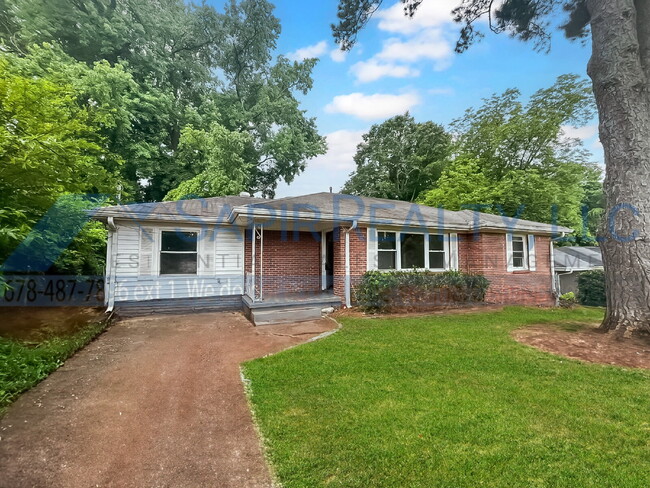 property at 3017 Belvedere Ln