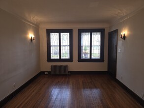 843 Beaconsfield Ave, Unit 1N in Grosse Pointe Park, MI - Foto de edificio - Building Photo