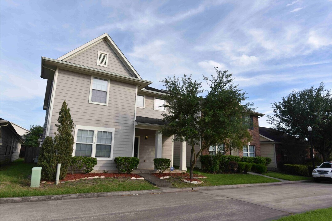11912 Prior Park Dr in Houston, TX - Building Photo