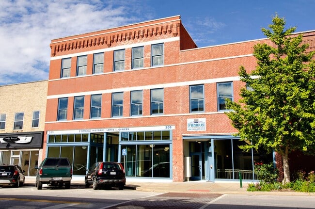 property at 203 W Commercial St