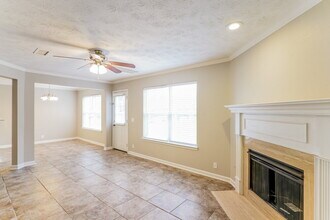 654 Mable Dr in La Vergne, TN - Building Photo - Building Photo