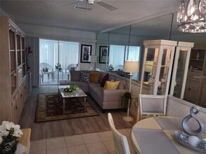 2038 Canal Dr in Bradenton, FL - Building Photo - Building Photo
