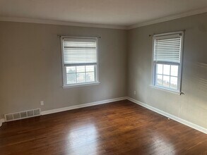 4807 Rainbow Blvd in Westwood Hills, KS - Building Photo - Building Photo