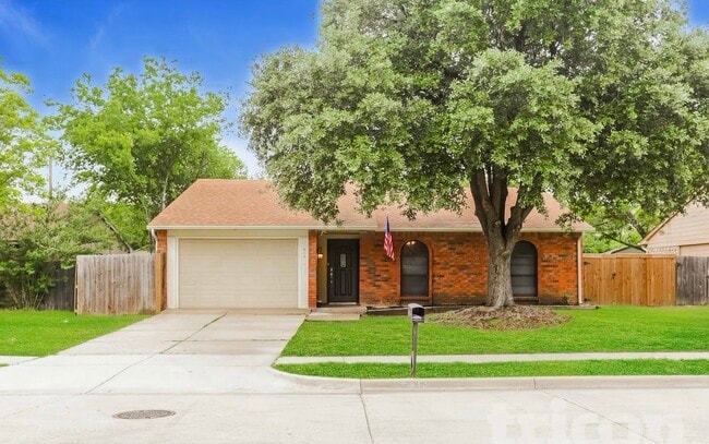 property at 418 S Willow St