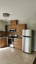 2009 Wavell St in Houston, TX - Building Photo - Building Photo