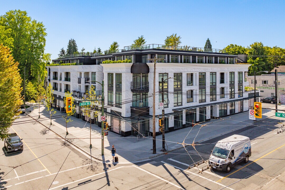 Raphael in Vancouver, BC - Building Photo