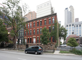 827-831 N Dearborn St Apartments