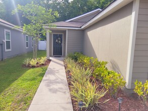 7940 Meadow Walk Ln in Jacksonville, FL - Building Photo - Building Photo