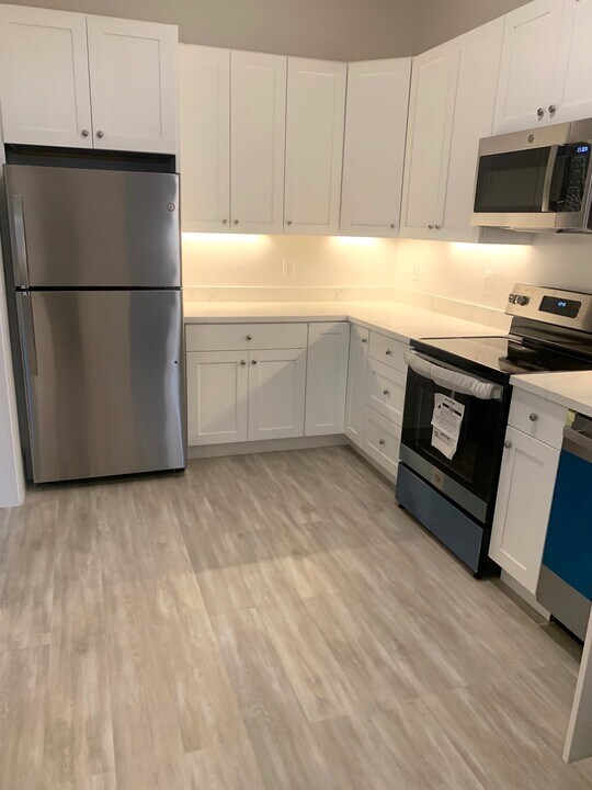 668 Capp St in San Francisco, CA - Building Photo