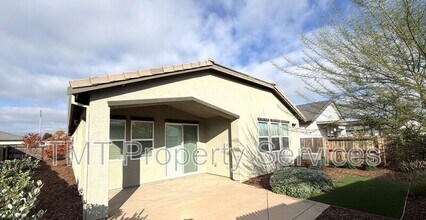 12256 Alamosa Dr in Rancho Cordova, CA - Building Photo - Building Photo