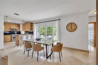 1815 Daytonia Rd in Miami Beach, FL - Foto de edificio - Building Photo