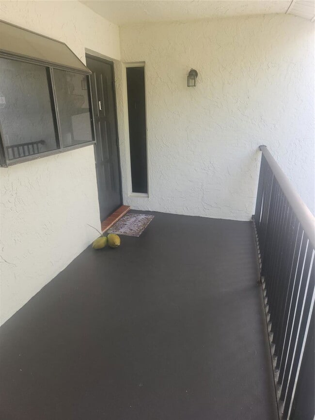 1242 S Military Trail in Deerfield Beach, FL - Building Photo - Building Photo