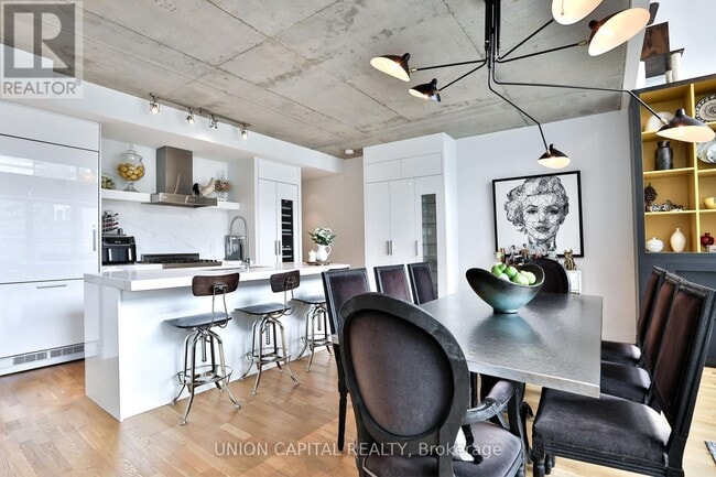 75 Portland St in Toronto, ON - Building Photo - Building Photo