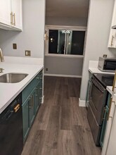 1208 Halifax Ave in Davis, CA - Foto de edificio - Building Photo