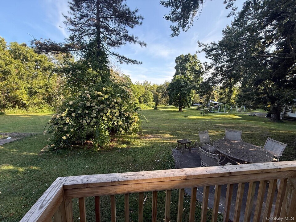 94 Jessup Rd in Warwick, NY - Building Photo