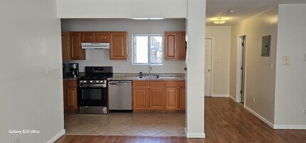 5717 108th St, Unit 2 in Corona, NY - Building Photo - Building Photo