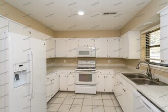 1669 S Pine Ave in Broken Arrow, OK - Building Photo - Building Photo