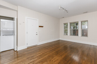 3453 N Wolcott Ave, Unit 3 in Chicago, IL - Foto de edificio - Building Photo
