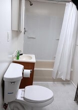 425 S Eden St in Baltimore, MD - Building Photo - Building Photo