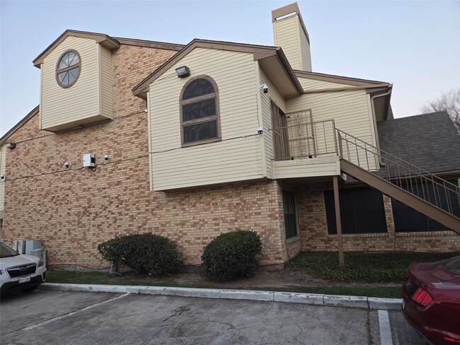 property at 2425 Holly Hall St