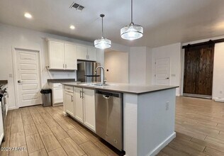 559 W Magena Dr in Queen Creek, AZ - Building Photo - Building Photo
