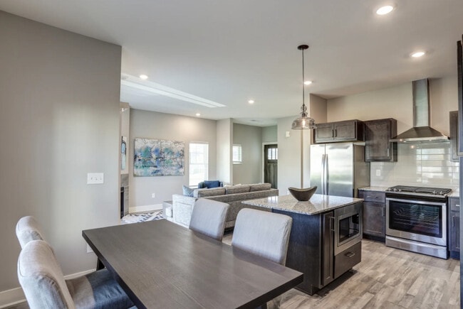 Michigan Meadows in Grand Rapids, MI - Foto de edificio - Building Photo