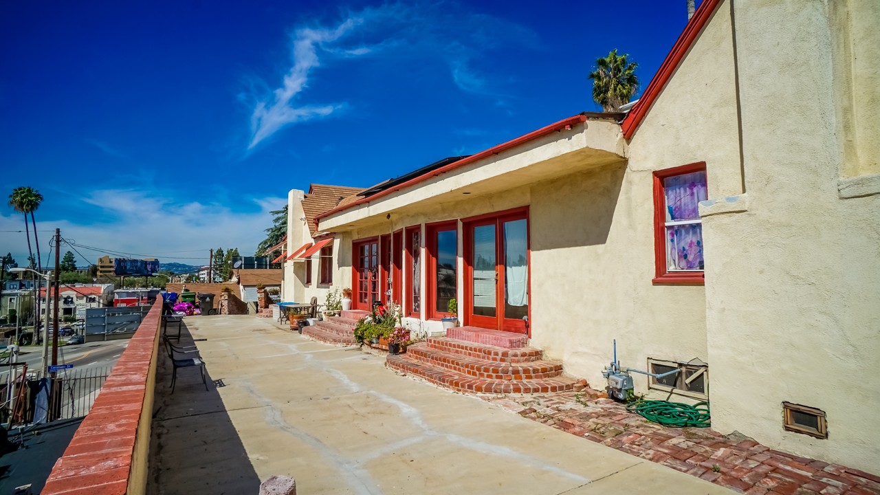 288 S Coronado St in Los Angeles, CA - Building Photo