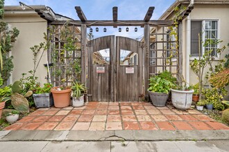 1724 Abbot Kinney Blvd in Los Angeles, CA - Building Photo - Building Photo