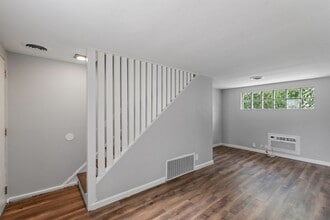 5745 Murdoch Ave in St. Louis, MO - Building Photo - Building Photo