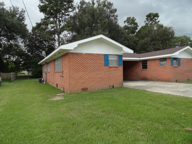 610 Angers St in New Iberia, LA - Building Photo - Building Photo