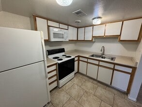 7123 W Highland Ave in Phoenix, AZ - Building Photo - Building Photo