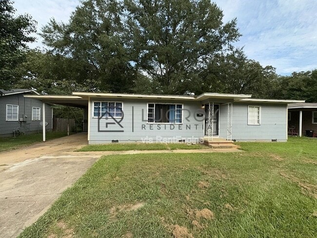 property at 3030 Oak Forest Dr