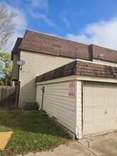 8379 La Roche Ln in Houston, TX - Building Photo - Building Photo