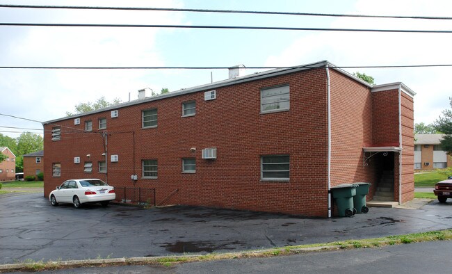 131-141 Broad Meadows Blvd in Columbus, OH - Foto de edificio - Building Photo