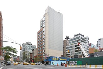 Vesta 24 Condo in New York, NY - Building Photo - Building Photo