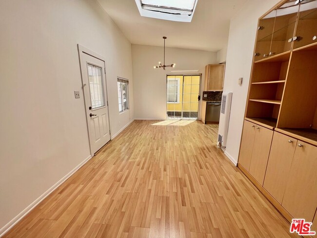 420 Altair Pl in Los Angeles, CA - Foto de edificio - Building Photo