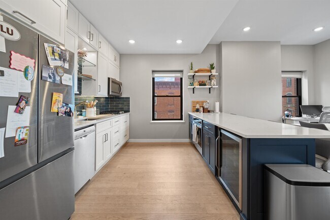 354 Grove St in Jersey City, NJ - Building Photo - Building Photo