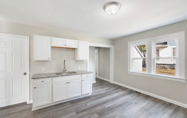 1300 Spring St, Unit 1 in Syracuse, NY - Building Photo - Building Photo
