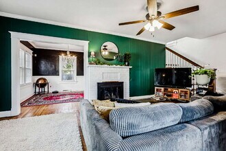 102 Pear Ave in Hampton, VA - Building Photo - Building Photo