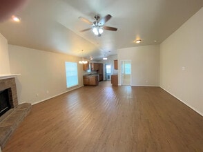 2011 100th St in Lubbock, TX - Building Photo - Building Photo