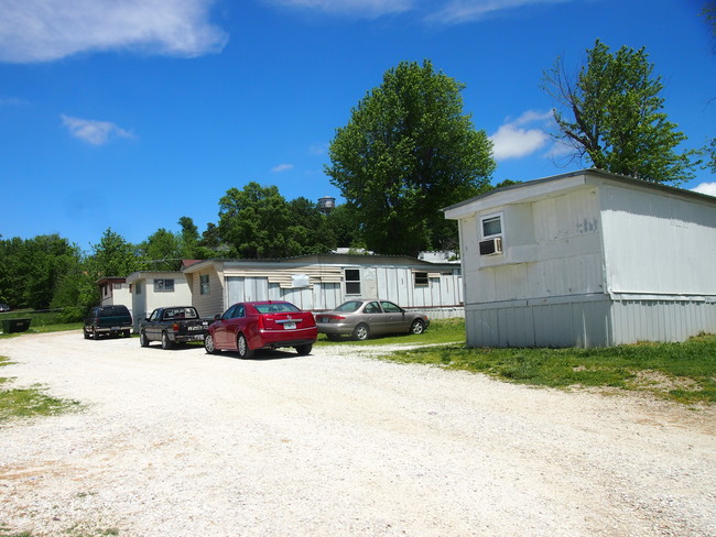 305 E 2nd St in Fair Play, MO - Building Photo - Building Photo