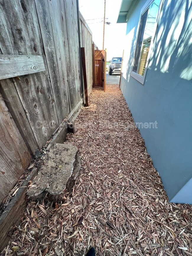 1478 Darwin St in Seaside, CA - Building Photo - Building Photo