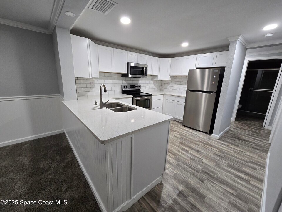 1700 Bottlebrush Dr in Palm Bay, FL - Building Photo