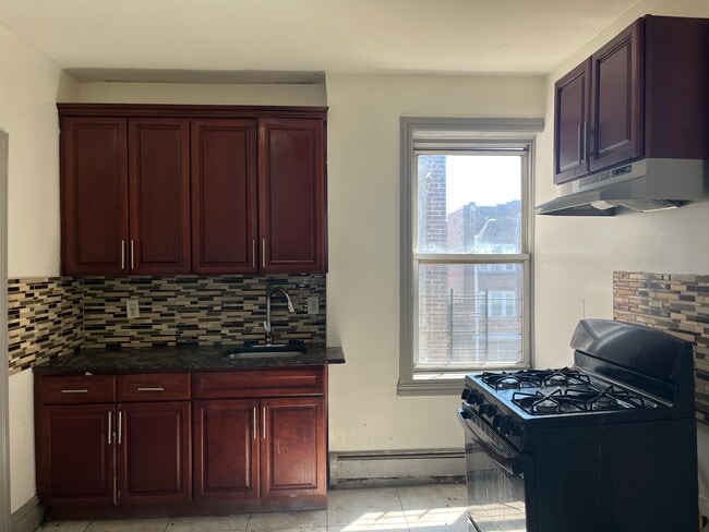 113 Martin Luther King Jr Dr, Unit 2B