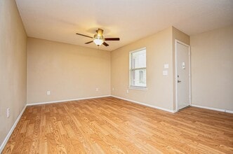 427 Martin St in Chandler, TX - Building Photo - Building Photo