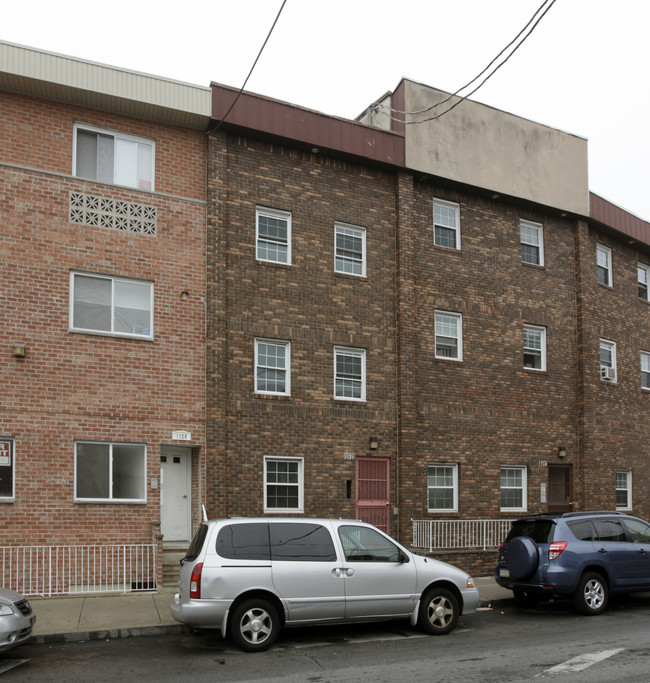 1126 E Passyunk Ave in Philadelphia, PA - Foto de edificio - Building Photo