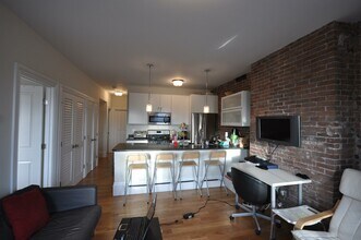 690 Massachusetts Ave, Unit 4 in Boston, MA - Building Photo - Building Photo